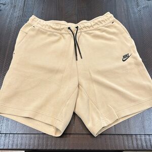 Nike Men’s tech shorts, Size Medium, Great Condition.